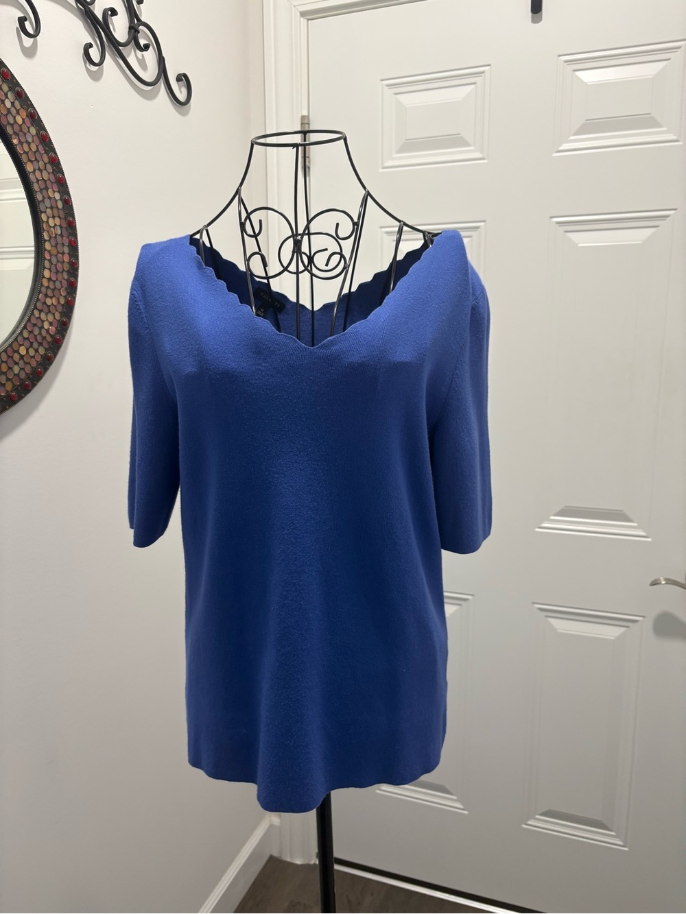 Talbots Royal Blue Knit Pullover Top Scalloped V Neck Front & Back Sz M